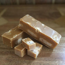 Load image into Gallery viewer, Ginger Nut Biscuit Fudge