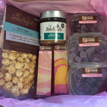 Load image into Gallery viewer, Gin Lovers Gift Box (Pink)