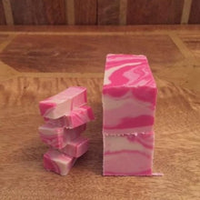 Load image into Gallery viewer, Pink Gin Fudge